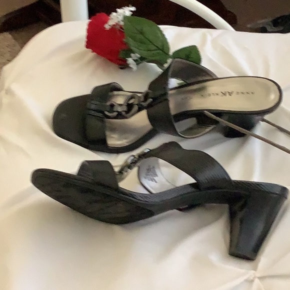 Black sandals - Picture 3 of 4